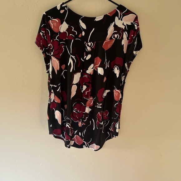 - Alfani top. Size Large short sleeve top. Pink shades and black.366 - Picture 6 of 7